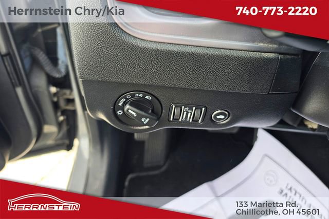 Used 2023 Dodge Charger SXT w/ Blacktop Package AWD/4WD image 17