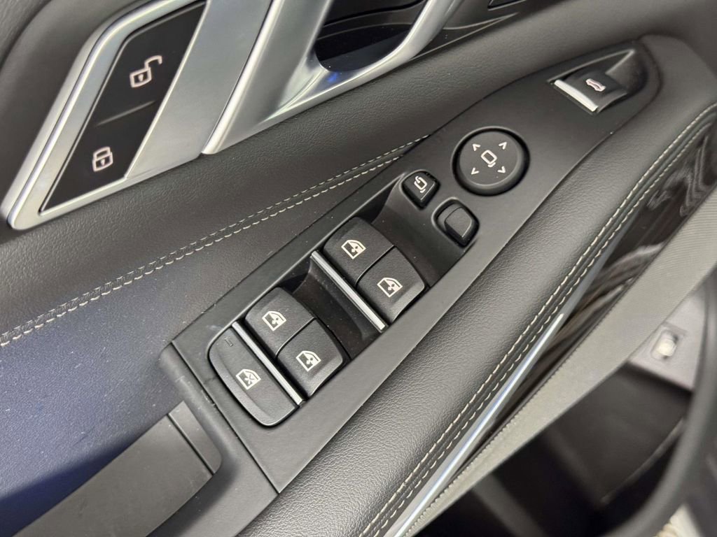 Used 2025 BMW X5 xDrive50e w/ Premium Package image 18