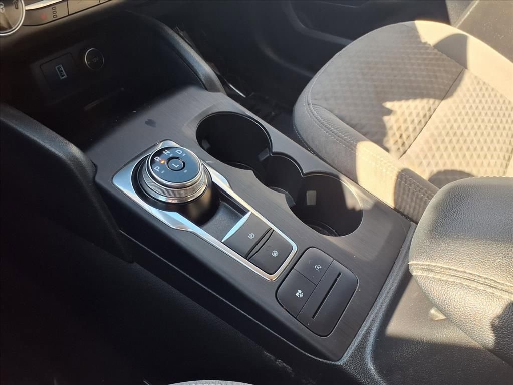 Used 2020 Ford Escape SE image 19