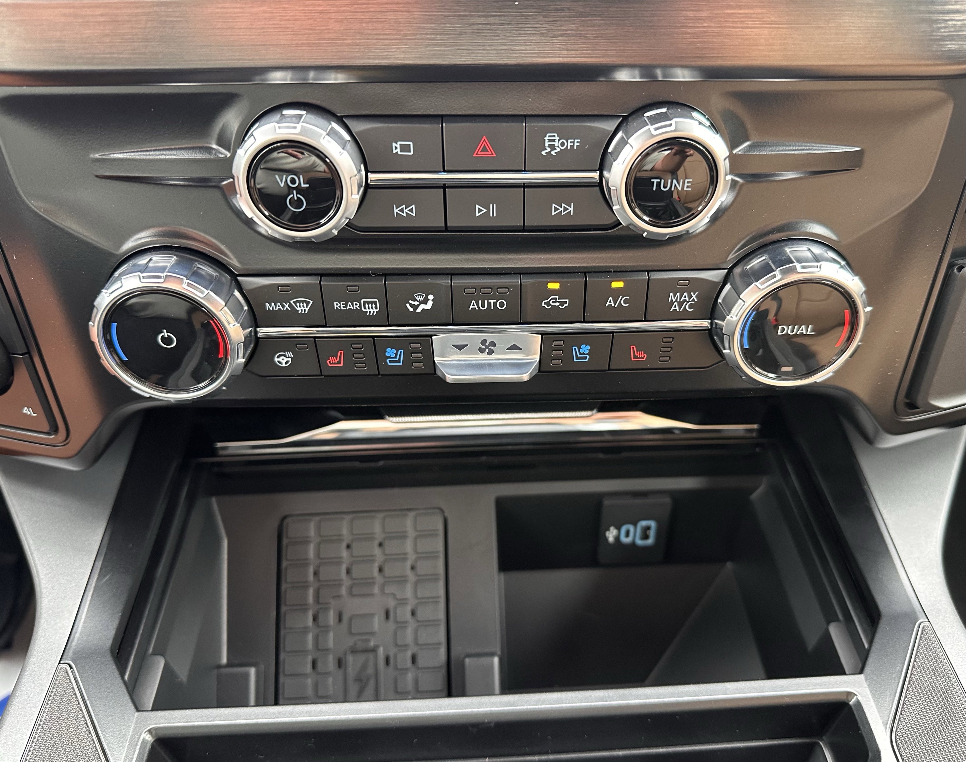 New 2026 Ford F350 Lariat image 30