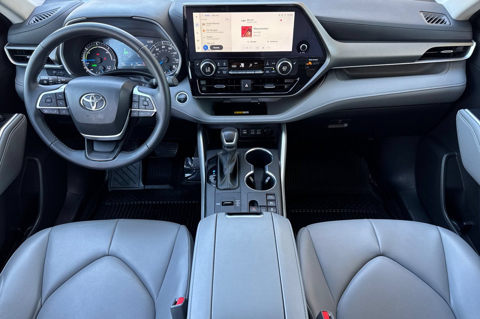 Used 2024 Toyota Highlander XLE AWD/4WD image 15