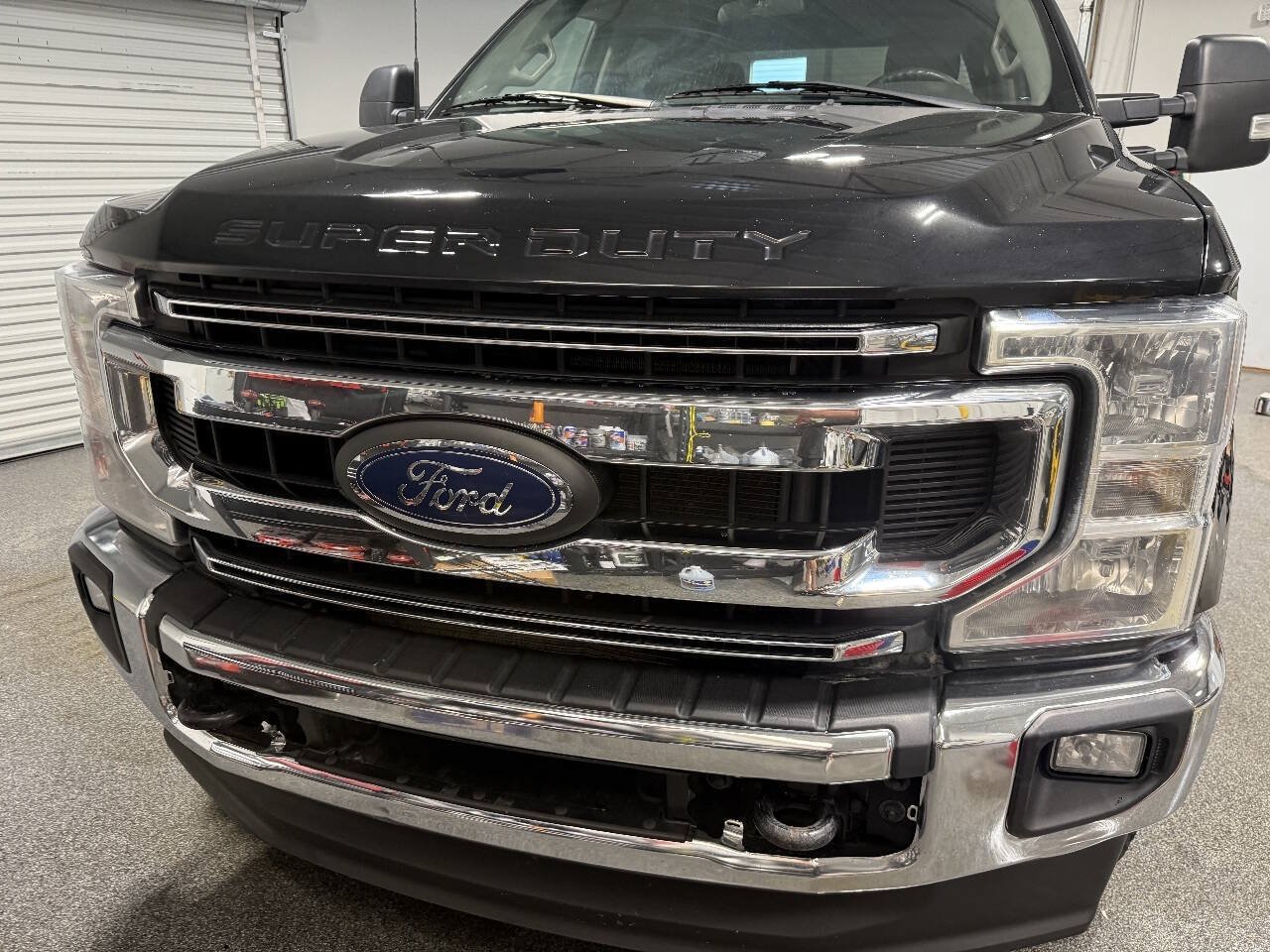Used 2022 Ford F250 XLT w/ XLT Value Package AWD/4WD image 2