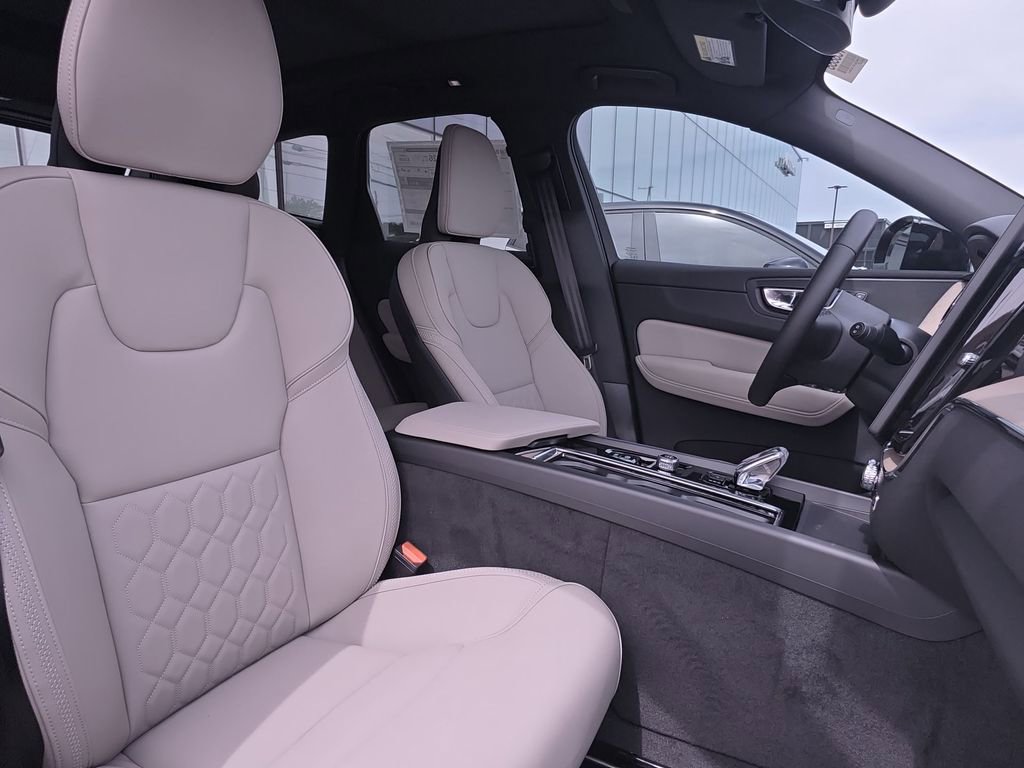 New 2026 Volvo XC60 B5 Core w/ Climate Package image 10