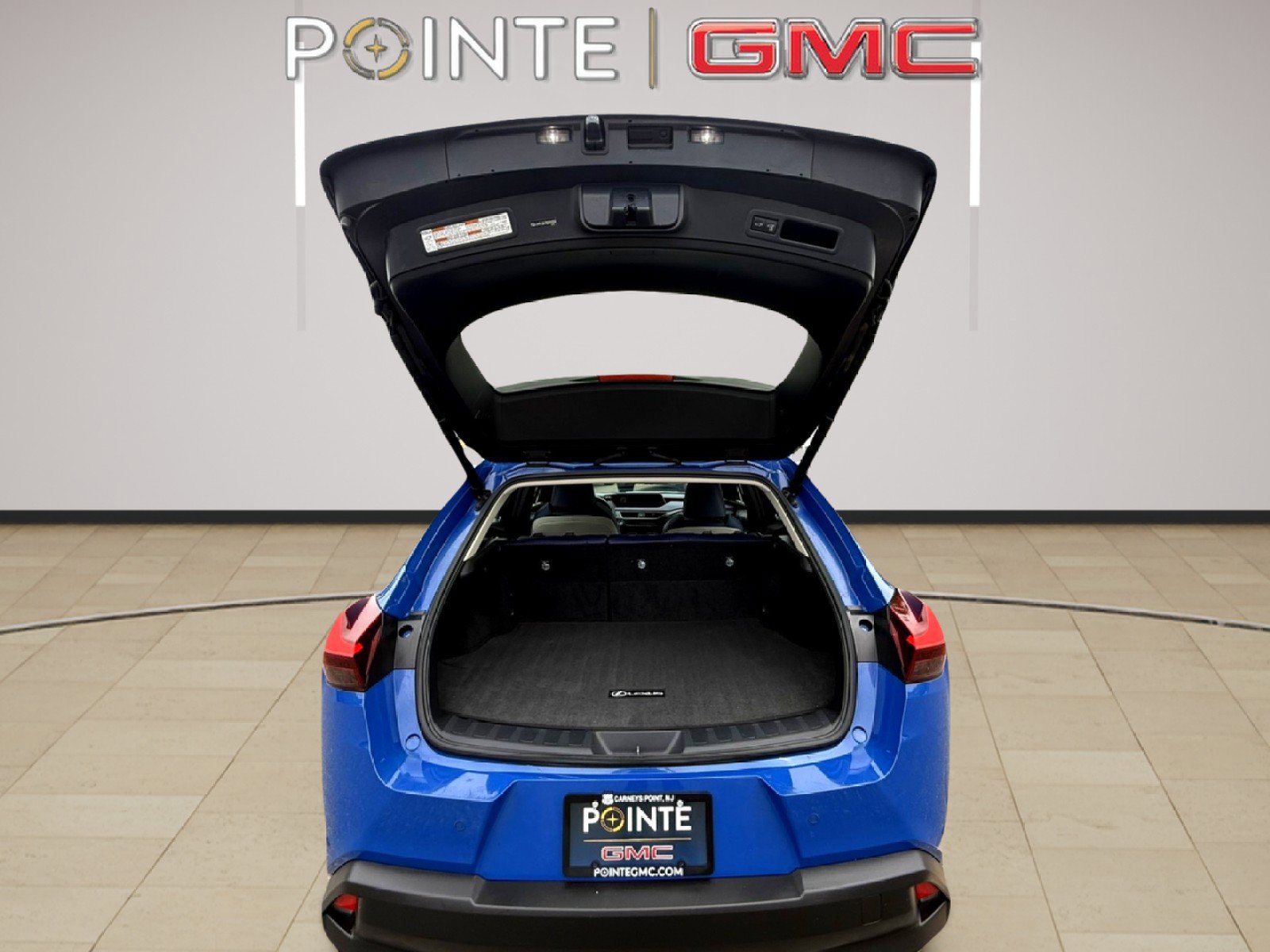 Used 2022 Lexus UX 250h w/ Premium Package image 12