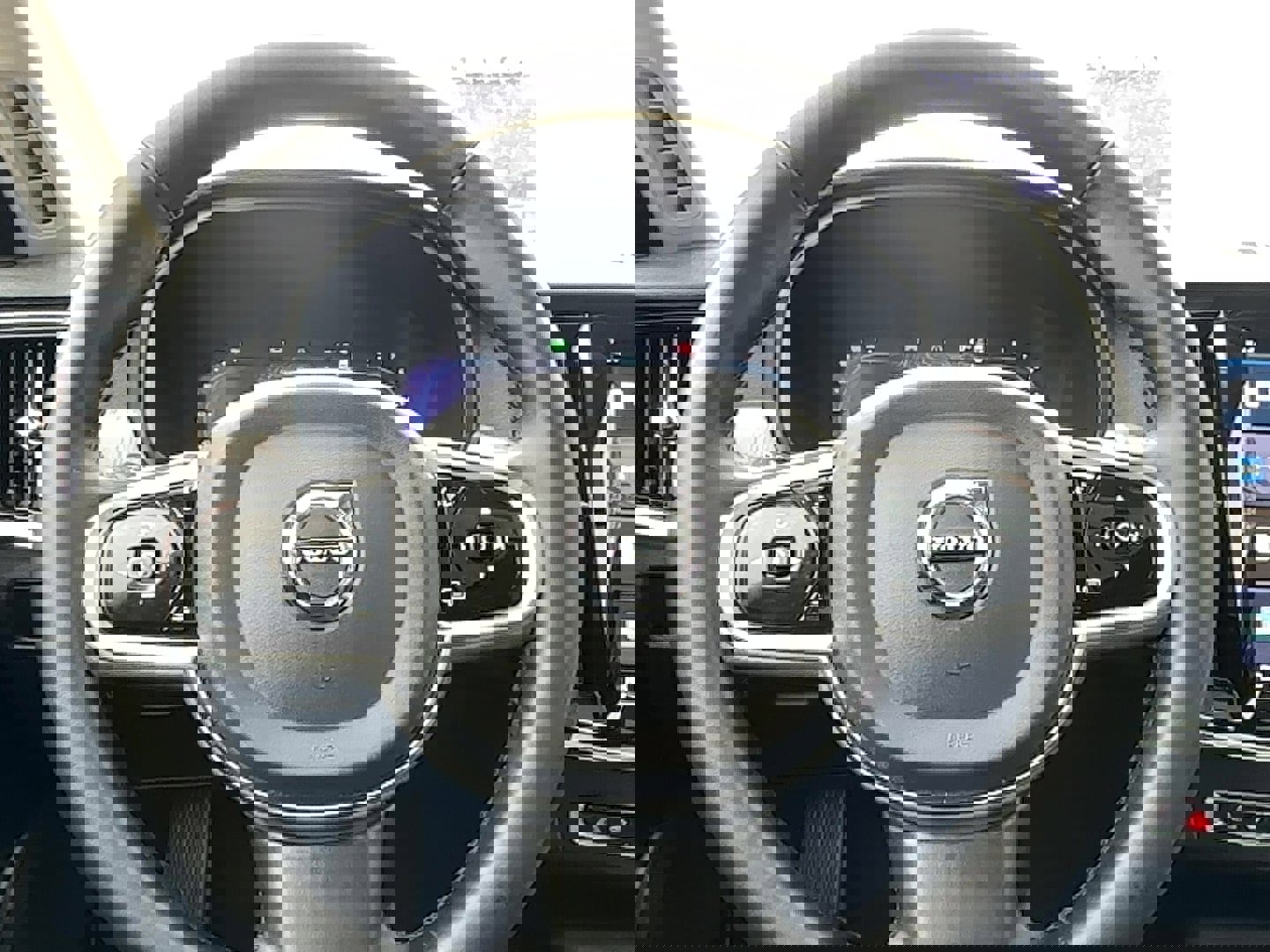 Certified 2023 Volvo V90 B6 Cross Country Plus image 21