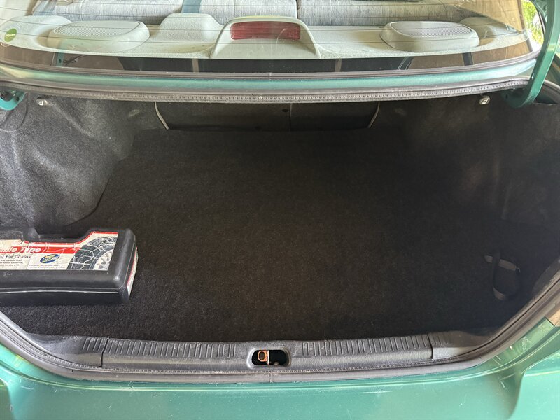 Used 1998 Toyota Corolla LE FWD image 25