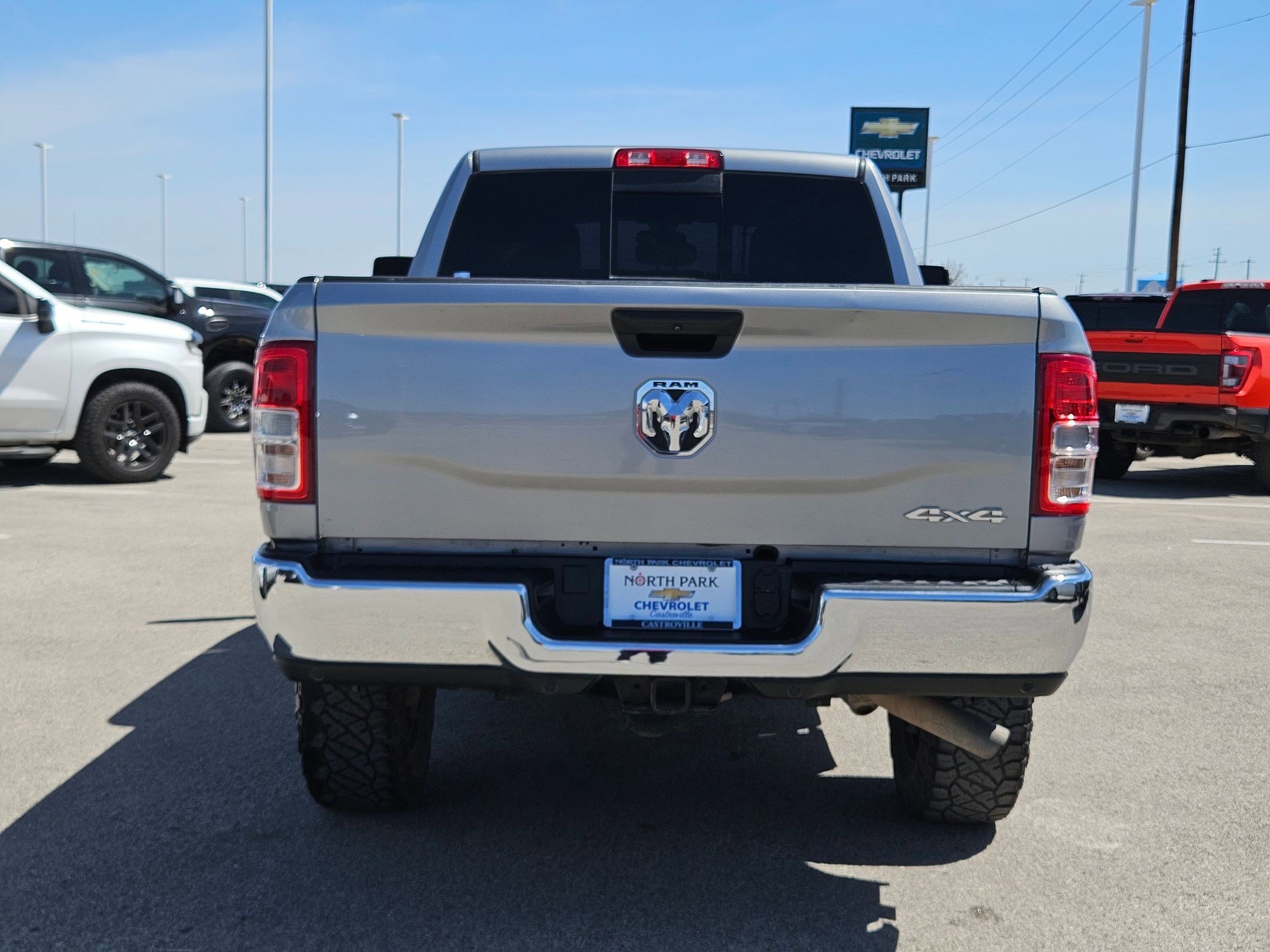 Used 2024 RAM 2500 Tradesman w/ Chrome Appearance Group image 4