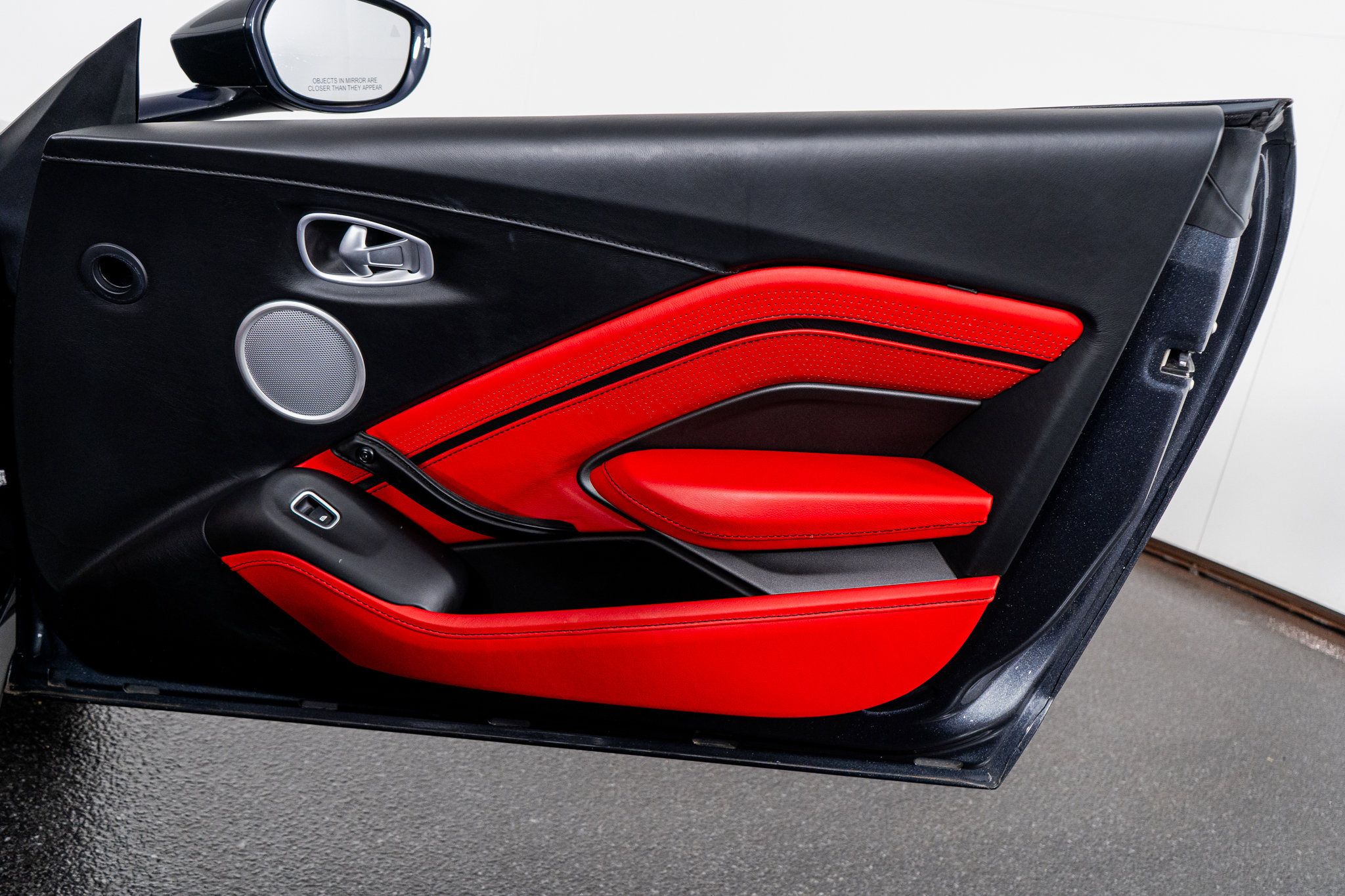 Used 2021 Aston Martin V8 Vantage Roadster image 46