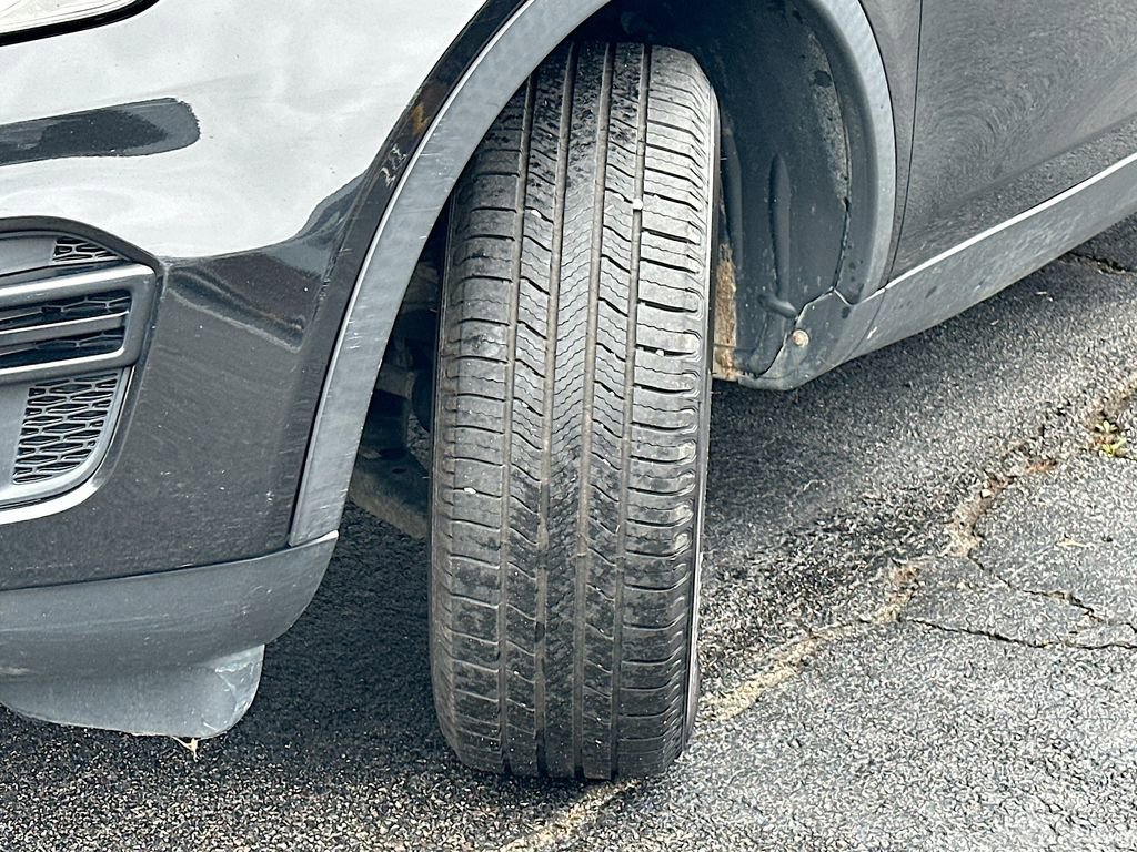 Used 2016 Land Rover Discovery Sport SE image 24