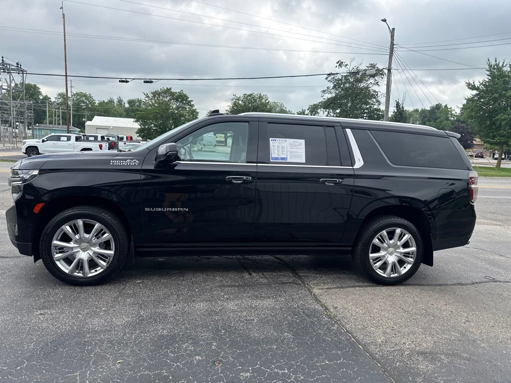 Used 2023 Chevrolet Suburban High Country w/ LPO, Illumination Package AWD/4WD image 7