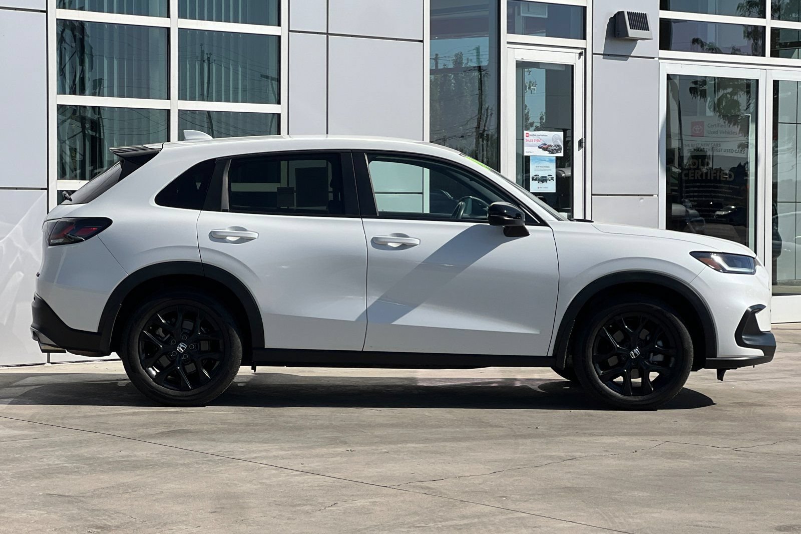 Used 2024 Honda HR-V Sport image 3