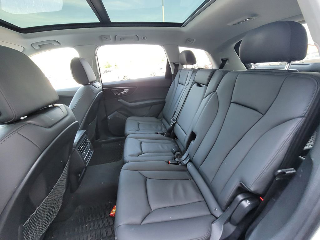 Used 2023 Audi Q7 2.0T Premium w/ Convenience Package AWD/4WD image 13