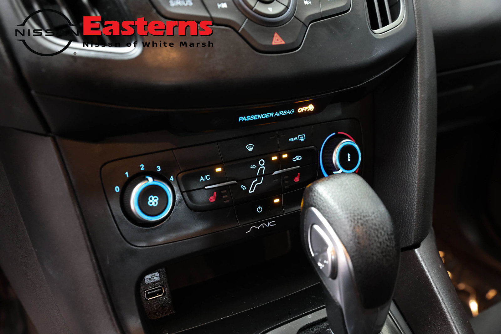 Used 2018 Ford Focus SE w/ Cold Weather Package FWD image 19