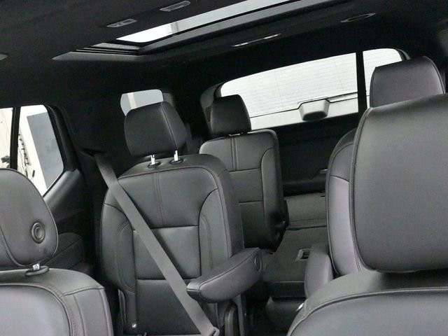 Used 2023 Chevrolet Traverse RS image 26