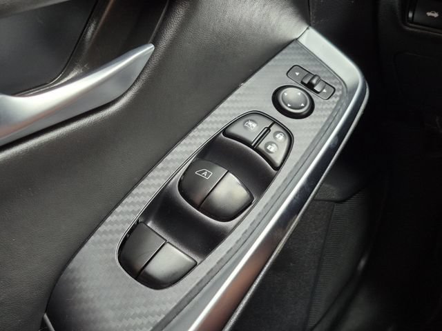 Used 2025 Nissan Sentra SR FWD image 9