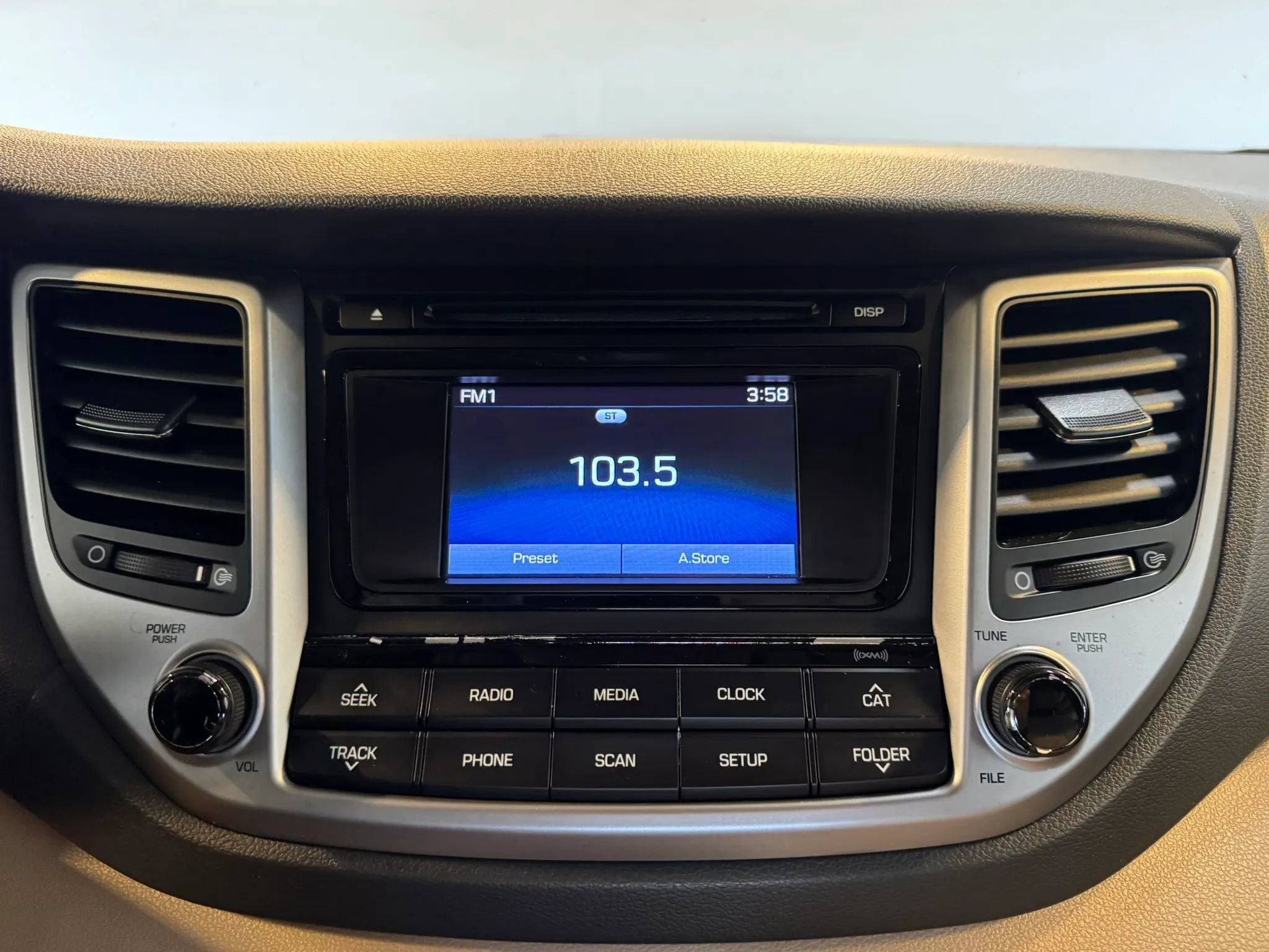Used 2016 Hyundai Tucson SE w/ Option Group 02 FWD image 14