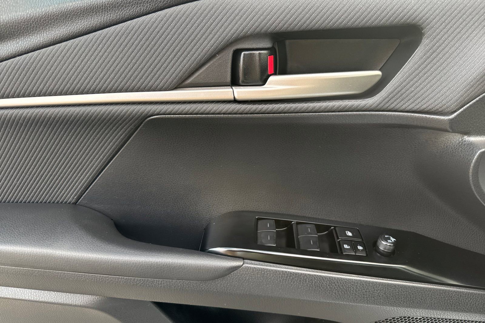 Certified 2025 Toyota Camry SE image 11