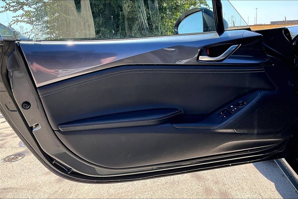 Used 2025 MAZDA MX-5 Miata RF Grand Touring RWD image 18
