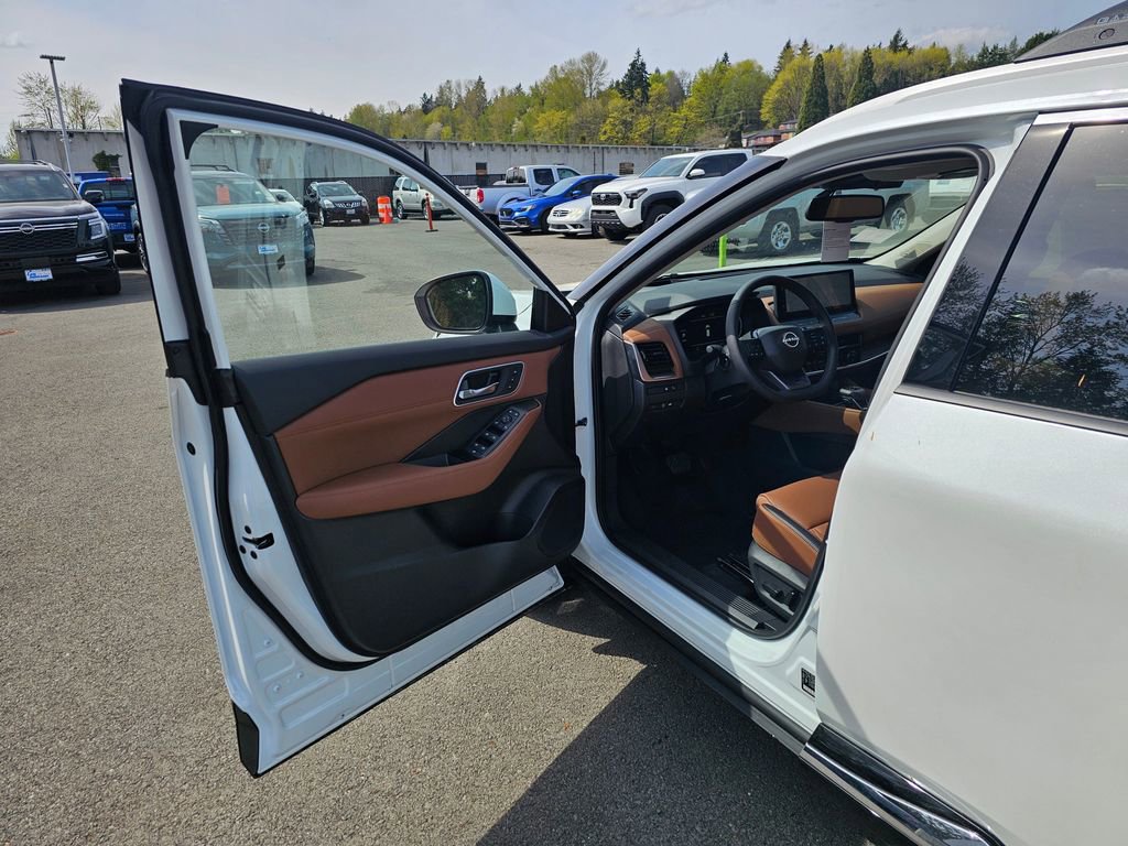 New 2026 Nissan Rogue Platinum w/ Platinum Premium Package AWD/4WD image 19