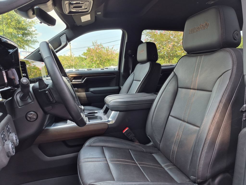 Used 2024 Chevrolet Silverado 1500 High Country w/ Technology Package AWD/4WD image 15