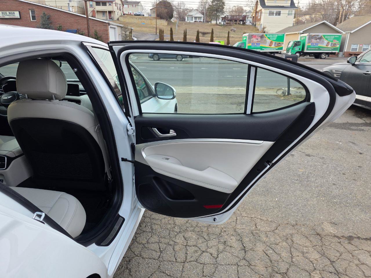 Used 2024 Genesis G70 2.5T image 16