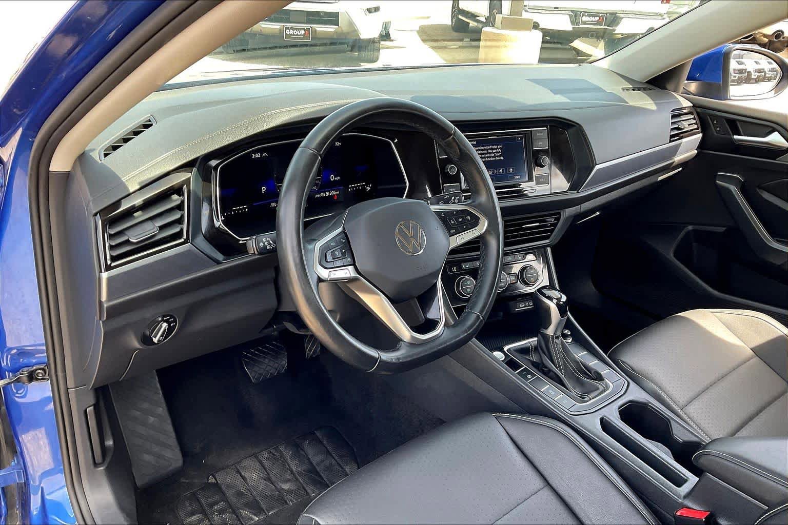 Used 2024 Volkswagen Jetta SE FWD image 17