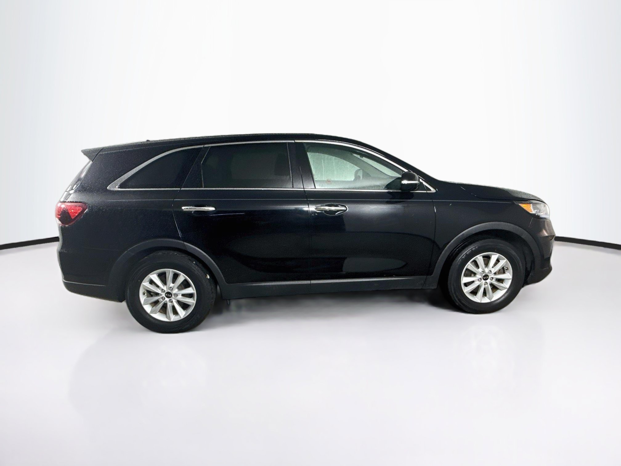 Used 2020 Kia Sorento LX FWD image 2