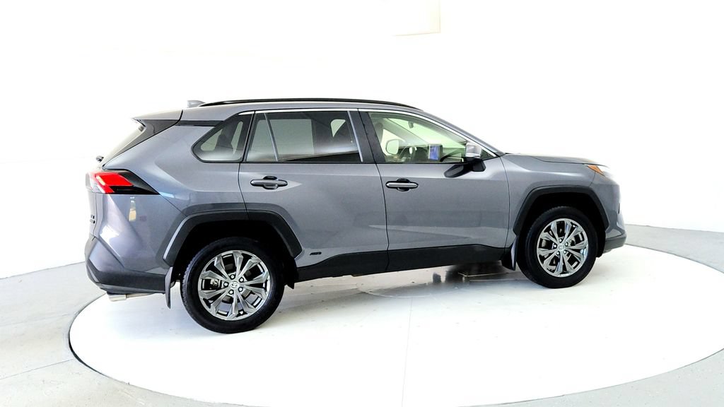 Used 2023 Toyota RAV4 XLE Premium AWD/4WD image 6
