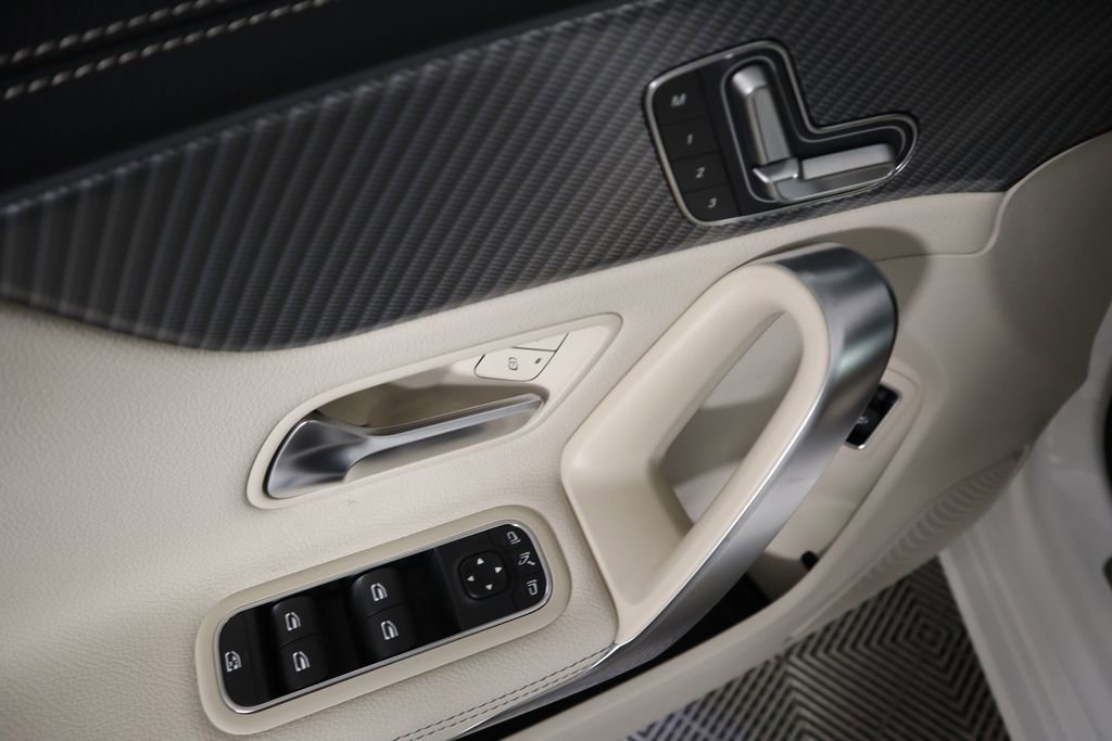 Used 2025 Mercedes-Benz CLA 250 image 24