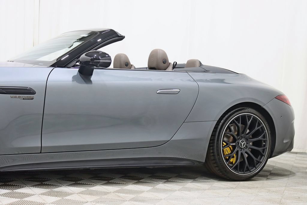 Used 2023 Mercedes-Benz SL 55 AMG 4MATIC image 4