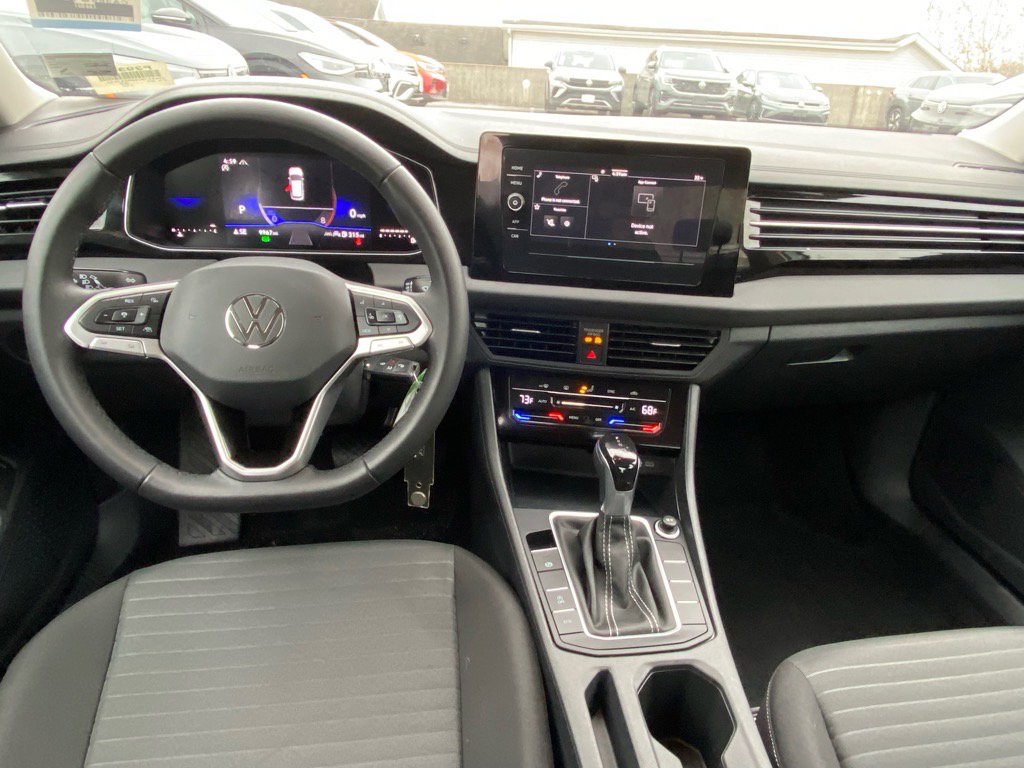 Certified 2025 Volkswagen Jetta S image 11