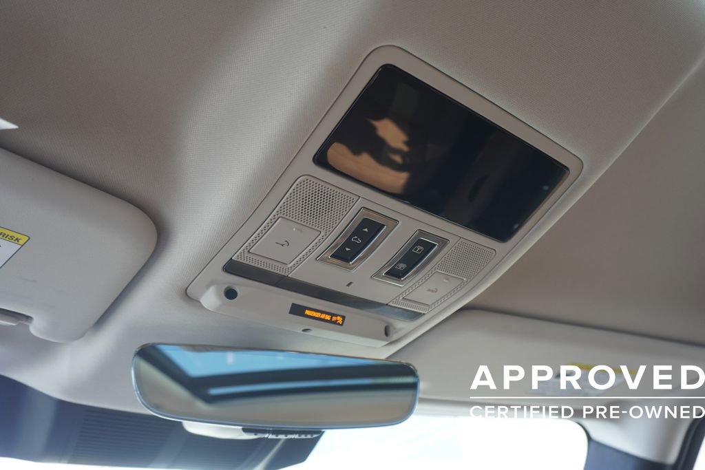 Used 2024 Land Rover Defender 130 S image 16