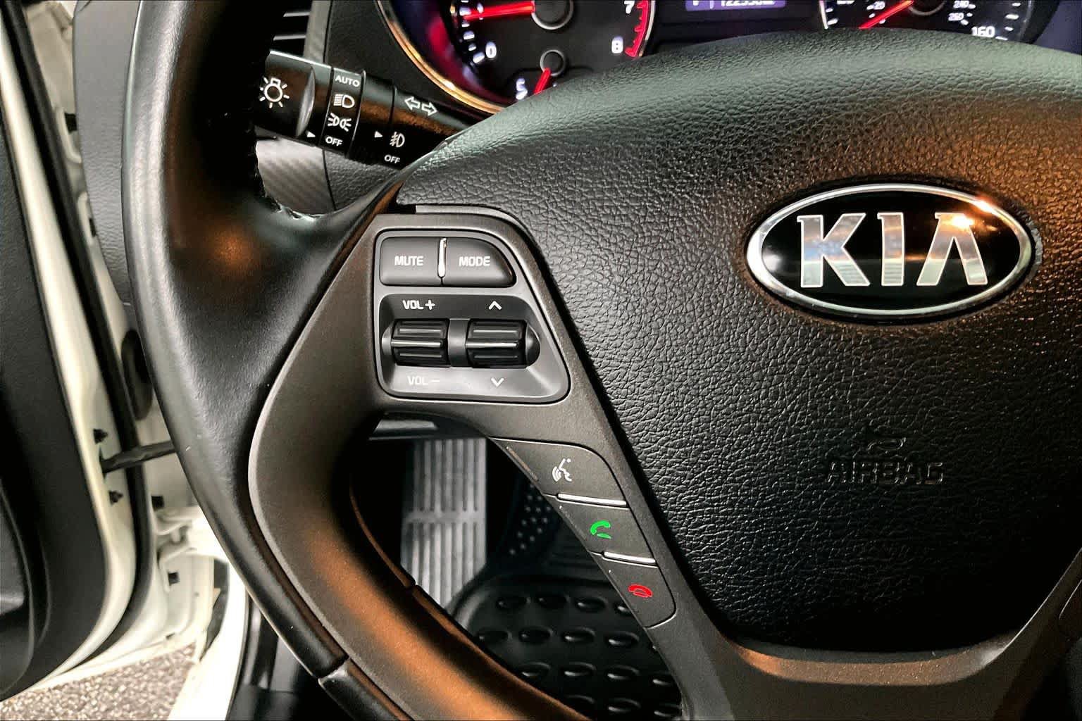Used 2016 Kia Forte Koup EX FWD image 20