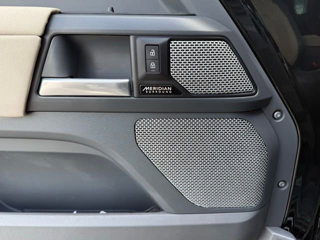 Certified 2023 Land Rover Defender 130 X-Dynamic SE image 16