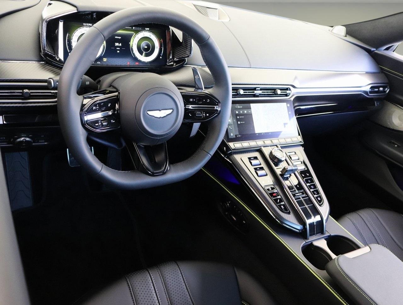 Used 2025 Aston Martin V8 Vantage Coupe image 12