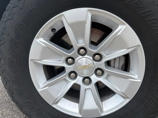 Used 2022 Chevrolet Silverado 1500 LT w/ Safety Package AWD/4WD image 2