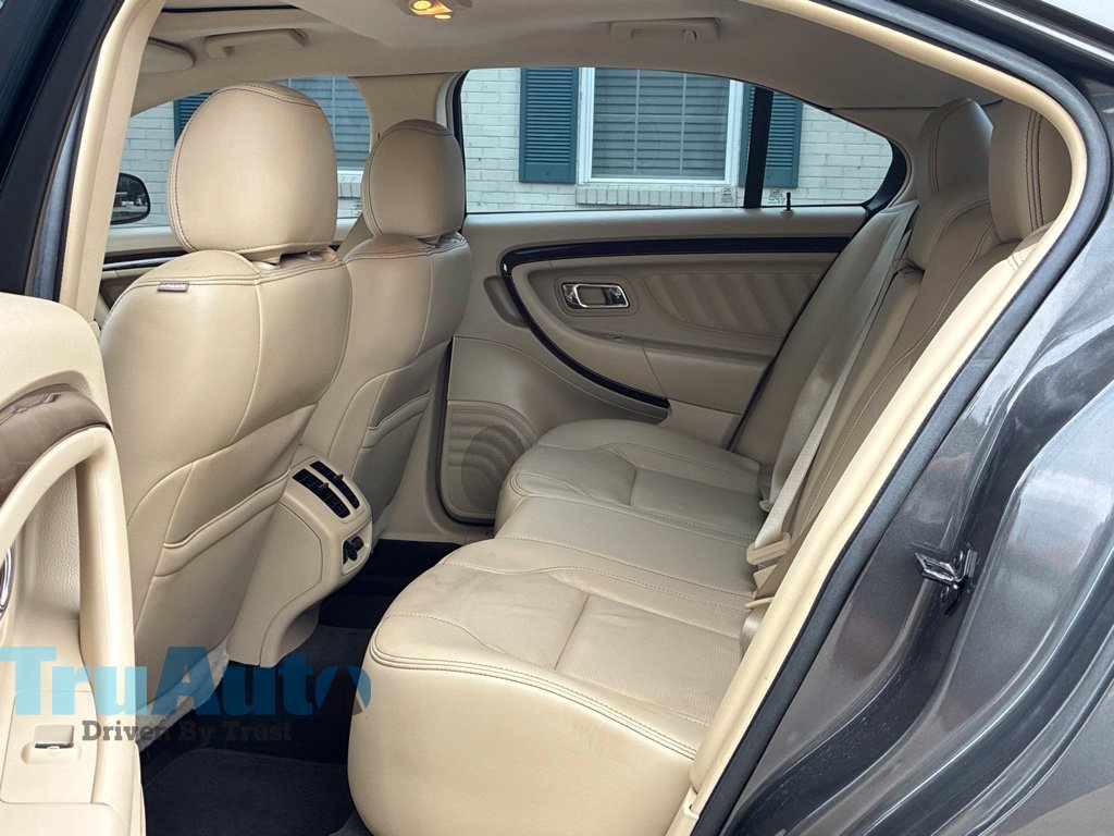 Used 2017 Ford Taurus Limited FWD image 41
