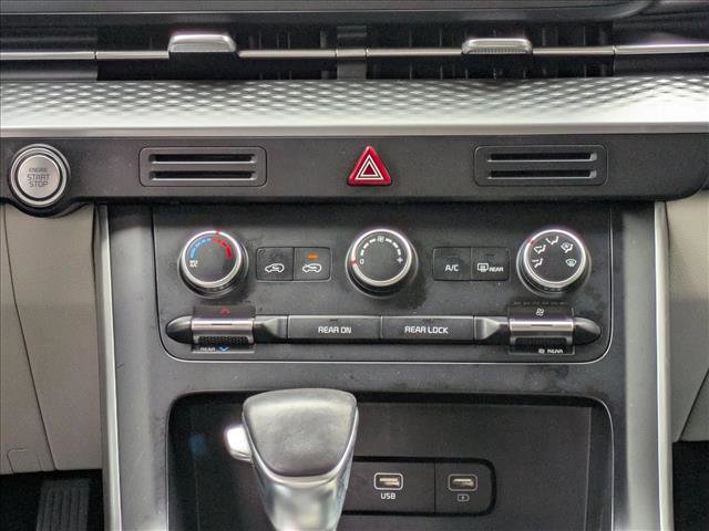 Used 2024 Kia Carnival LX image 18