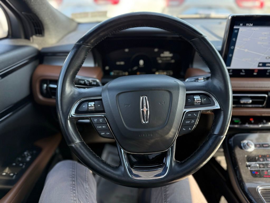 Used 2022 Lincoln Nautilus Reserve image 16