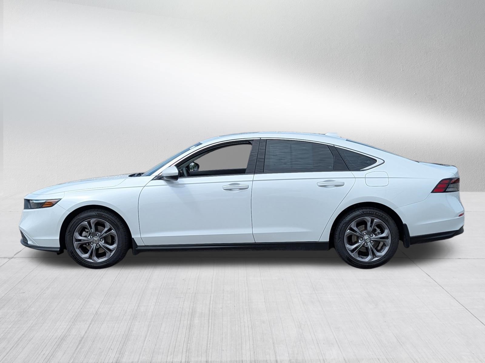 Used 2024 Honda Accord EX image 4