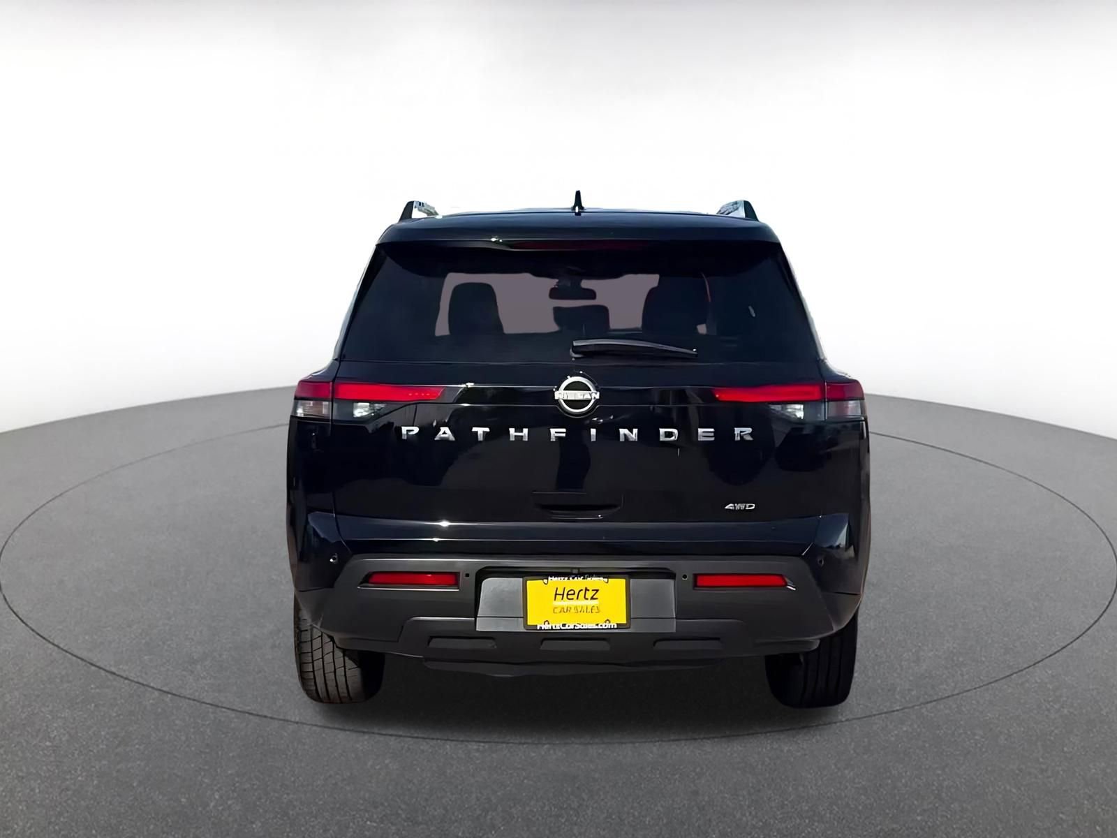 Used 2025 Nissan Pathfinder SV image 12