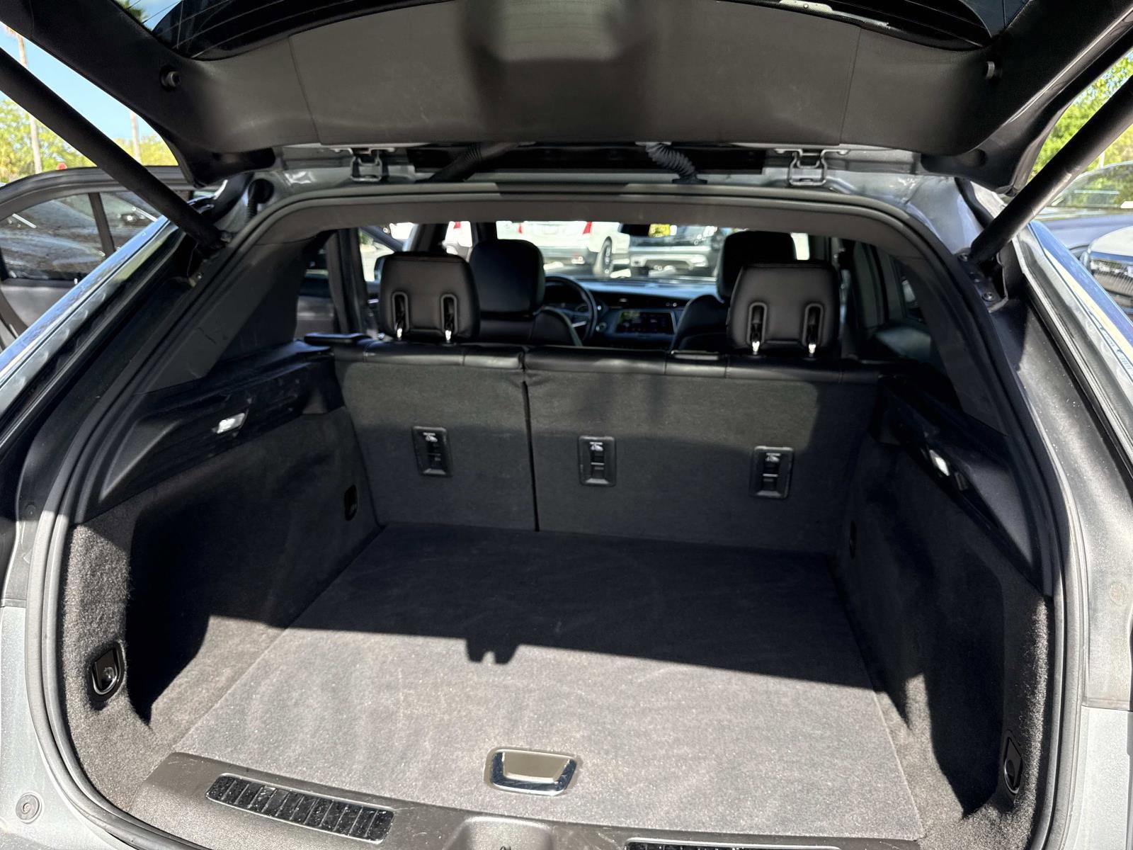 Used 2023 Cadillac XT4 Sport w/ Cold Weather Package image 12