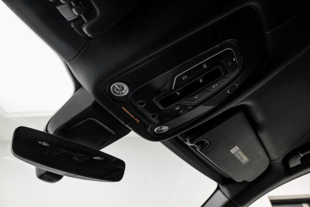 Used 2023 Bentley Bentayga Extended Wheelbase AWD/4WD image 27