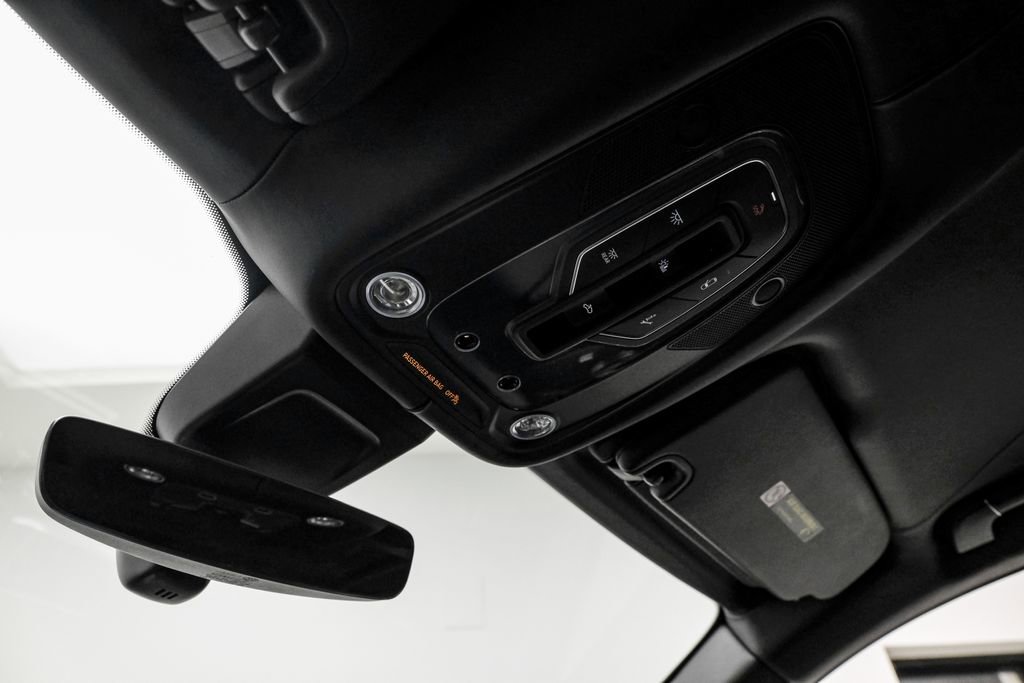 Used 2023 Bentley Bentayga Extended Wheelbase AWD/4WD image 27