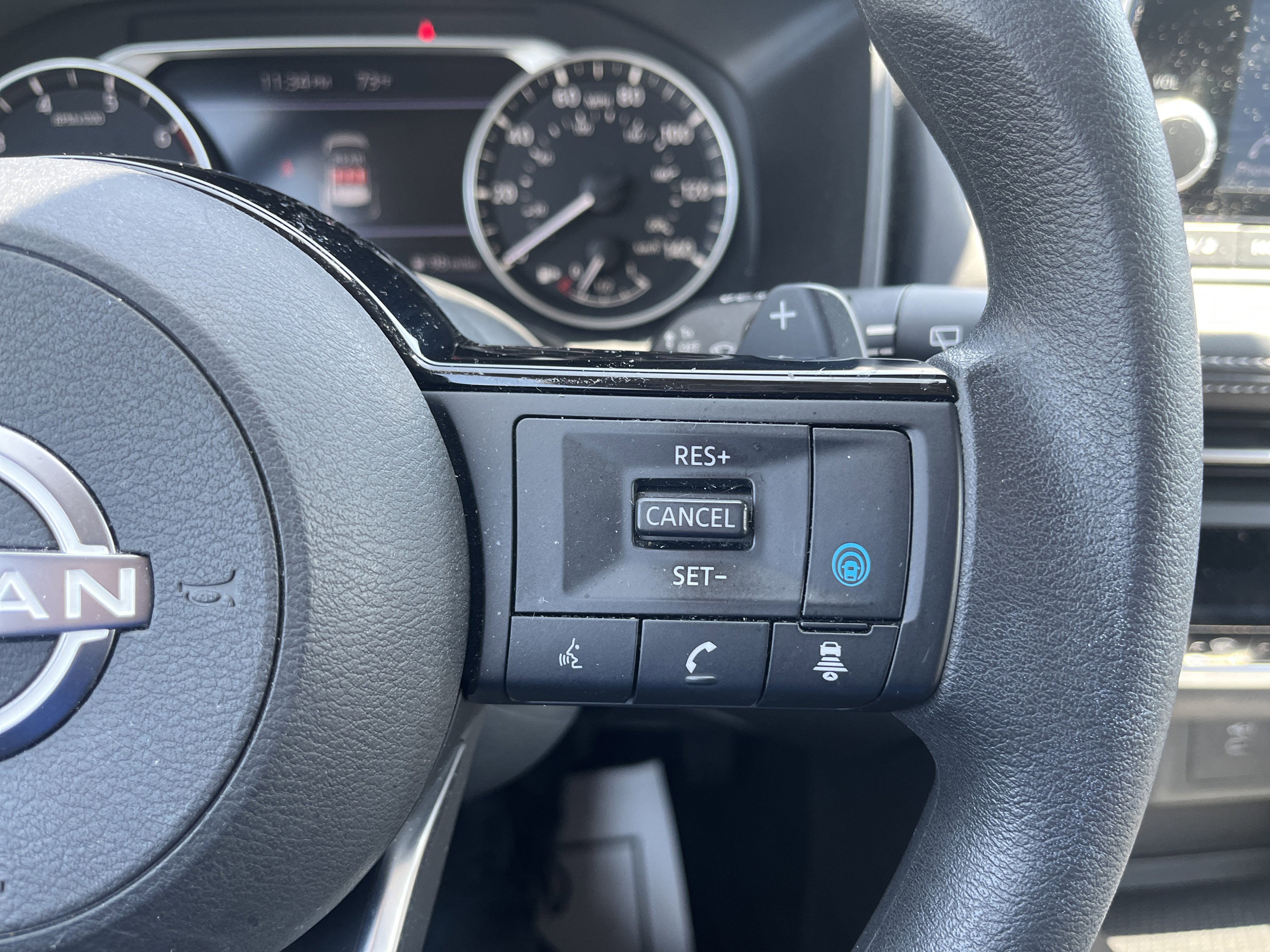 Used 2023 Nissan Rogue SV AWD/4WD image 19