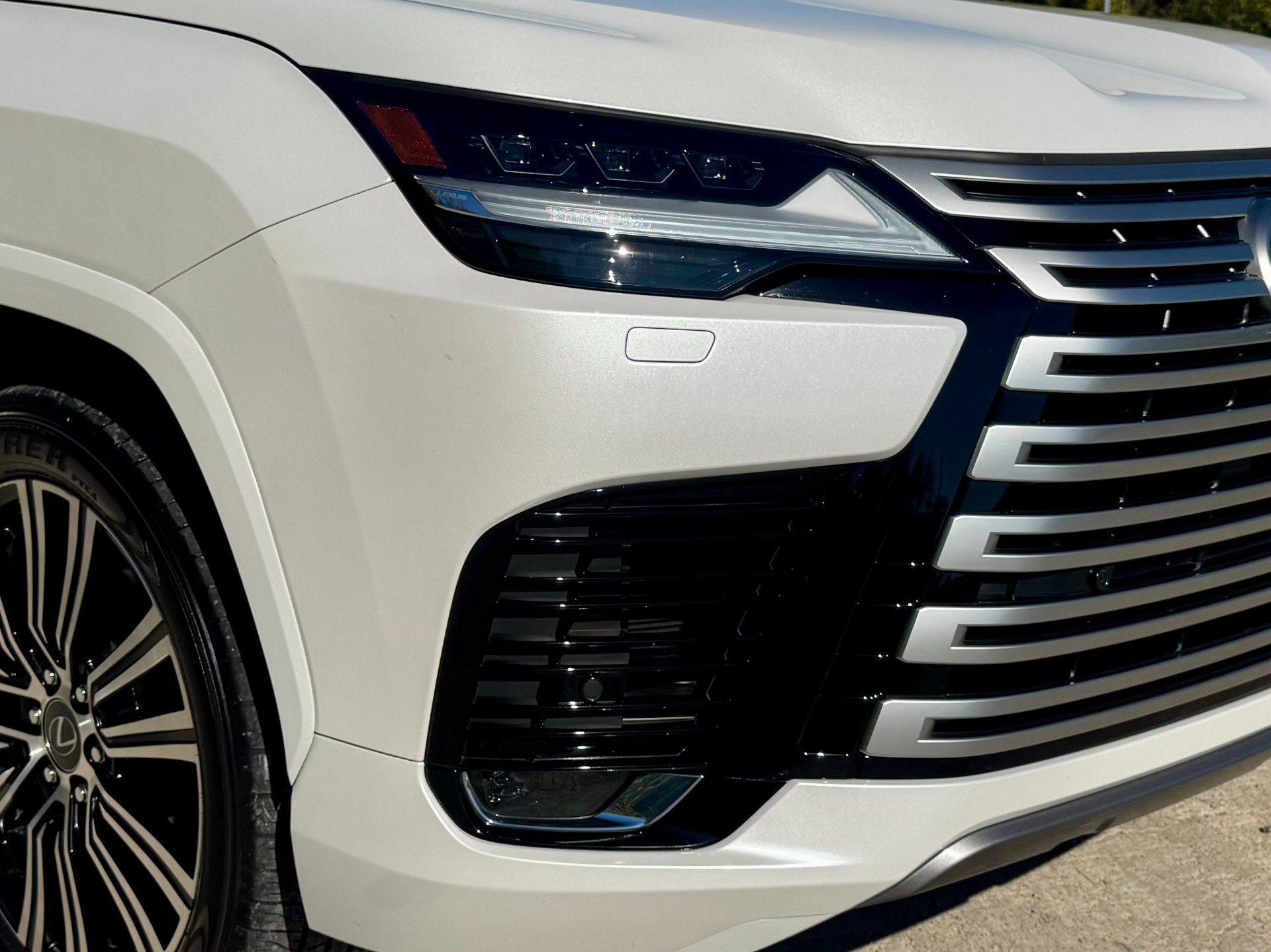 Used 2024 Lexus LX 600 4WD w/ Luxury Package image 74