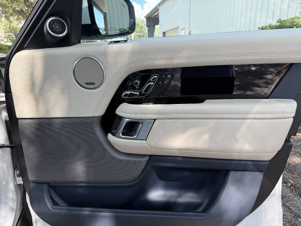 Used 2018 Land Rover Range Rover Supercharged AWD/4WD image 28