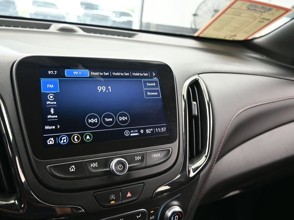 Used 2022 Chevrolet Equinox RS w/ Infotainment Package image 27