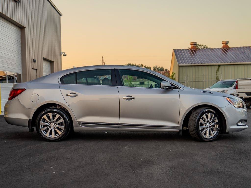 Used 2014 Buick LaCrosse Leather w/ Driver Confidence Package FWD image 2