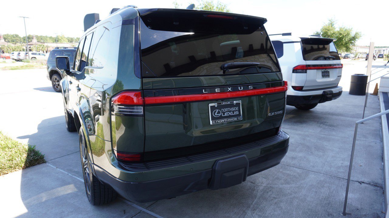 Used 2025 Lexus GX 550 w/ Accessory Package (2T) AWD/4WD image 8
